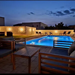 Appartement Lucy With Heated Saltwater Pool And Free Private Parking